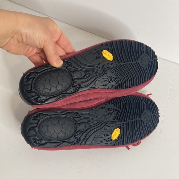 Manitobah Moccasins Womens 7 Pink Red Suede Slip On Loafers Aboriginal Beaded - Picture 8 of 13